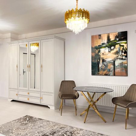 Happy Studio By Rh Living Bucarest Esterno foto